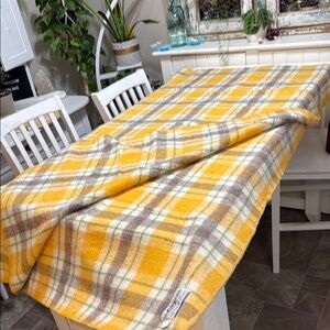 Sunshine Sunflower Yellow Tan/Olive green Blanket 71”x78” * RARE* the old mill